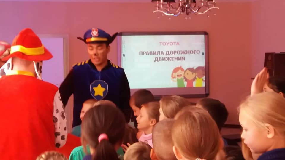 В детском доме "Умит" прошло мероприятие на тему: "Правила дорожного движения"