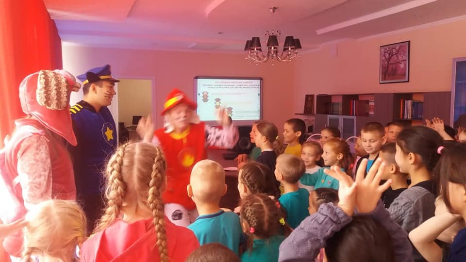В детском доме "Умит" прошло мероприятие на тему: "Правила дорожного движения"