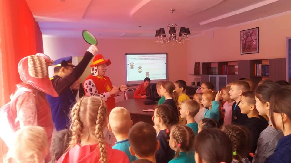 В детском доме "Умит" прошло мероприятие на тему: "Правила дорожного движения"